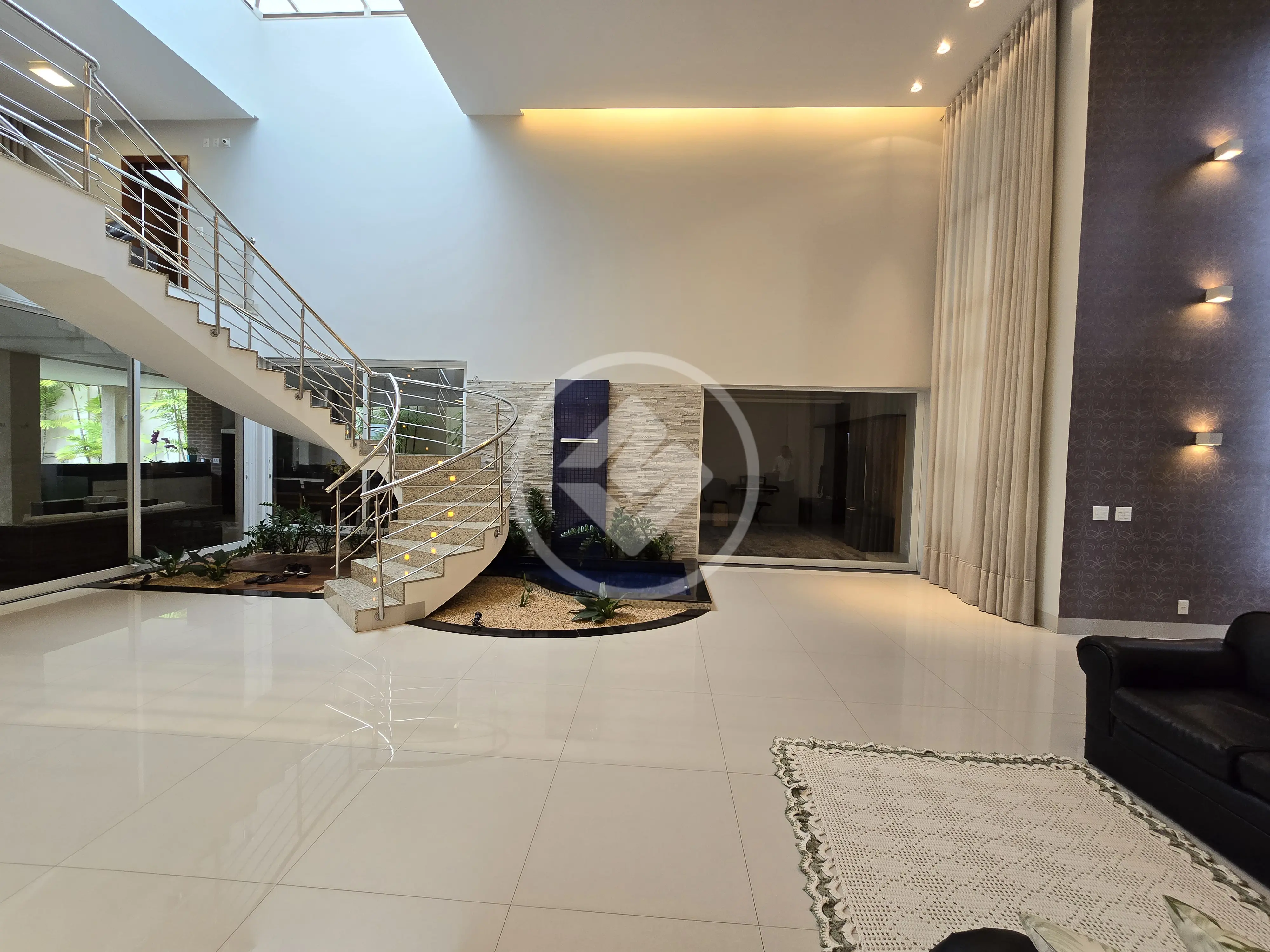 Sobrado 5 Quartos no Condomínio Alphaville Araguaia — foto 3