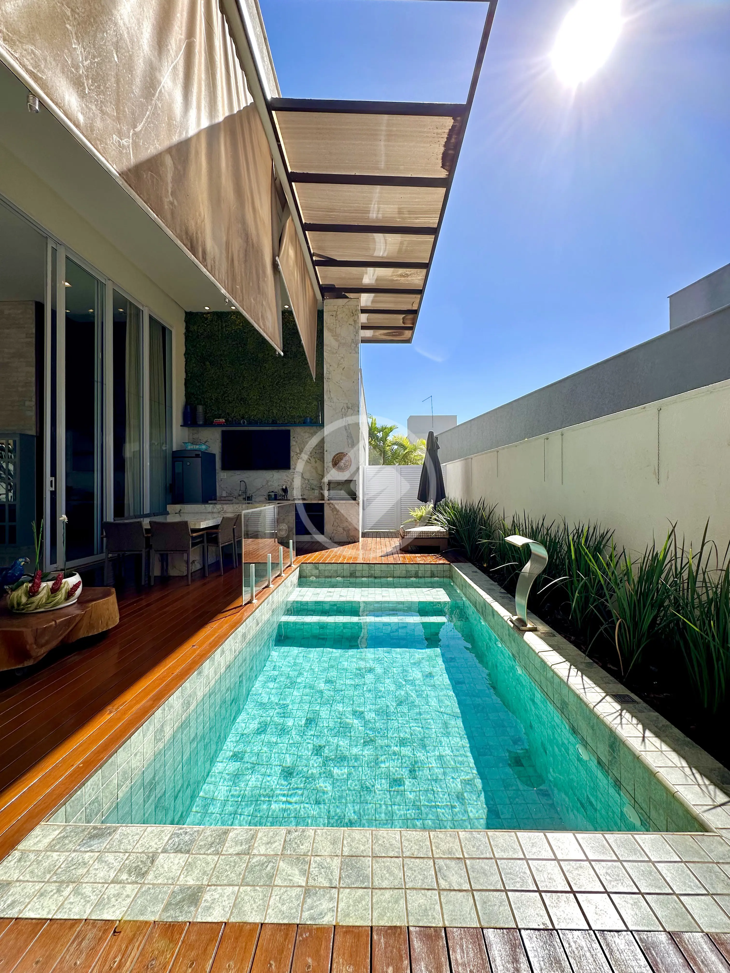 Casa Térrea 4 Suítes com Mezanino n Condomínio Jardins Verona — foto 2