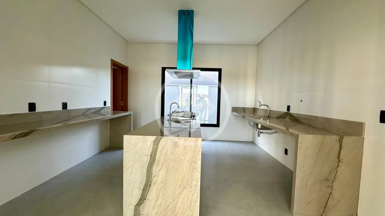 Casa Térrea 4 Suítes no Condomínio Portal do Sol Green — foto 5