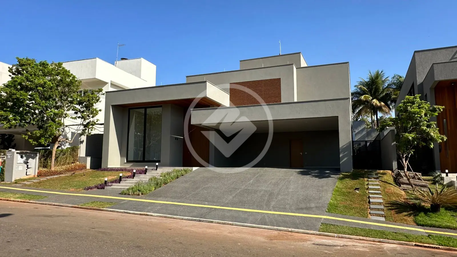 Sobrado 5 Suítes no Condomínio Alphaville Ipês