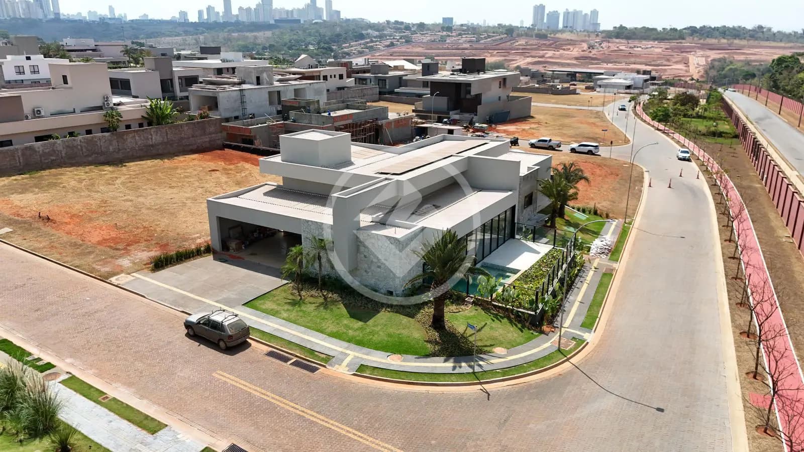 Casa Térrea 4 Suítes no Condomínio Jardins Itália