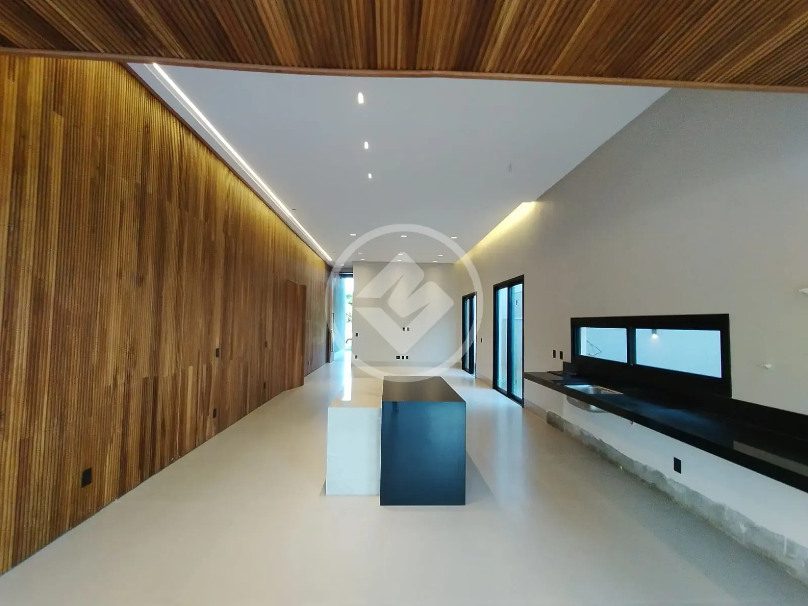 Casa Térrea 4 Suítes no Condomínio Jardins Itália — foto 3