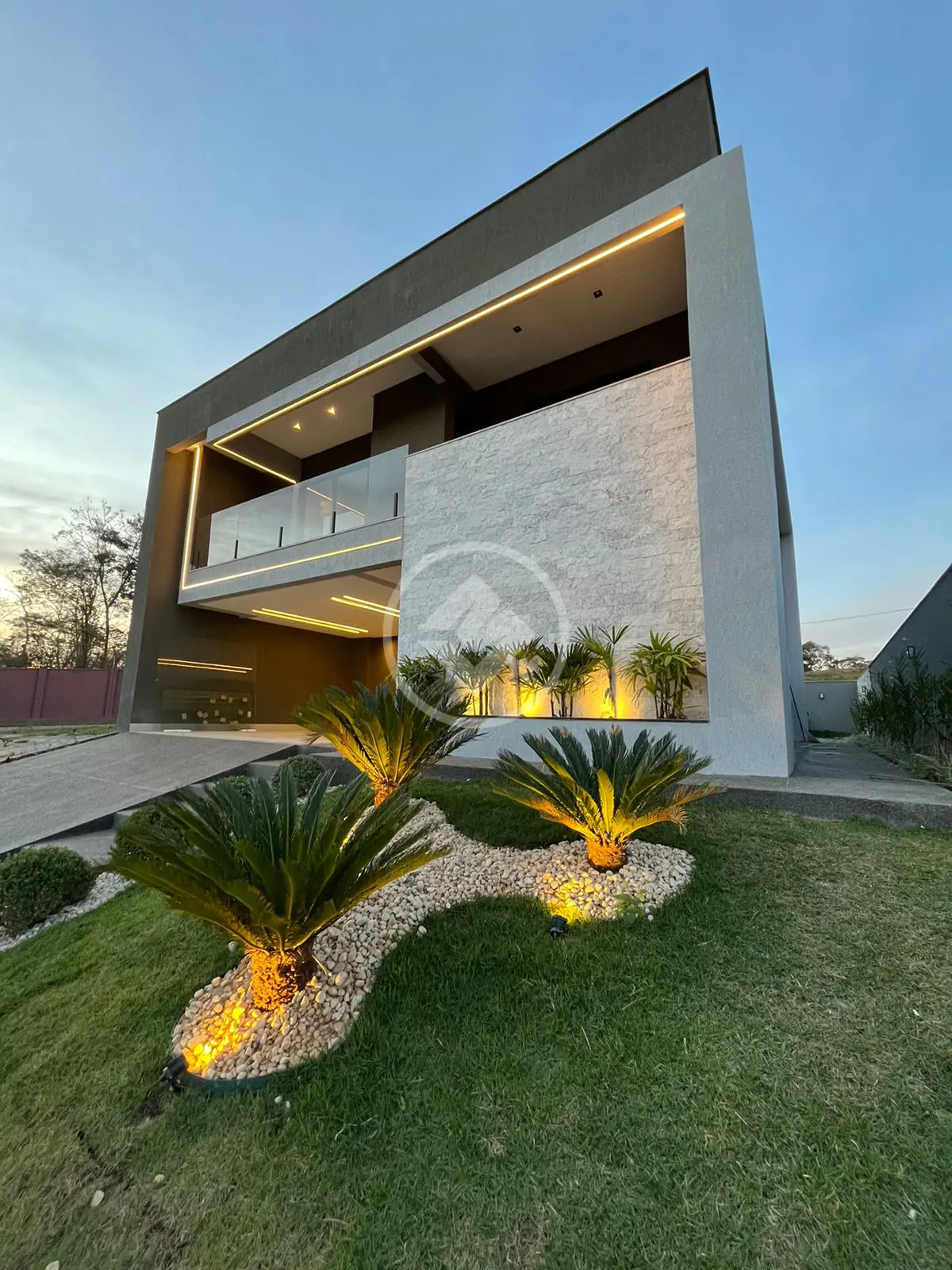 Maravilhoso Sobrado Jardins Capri
